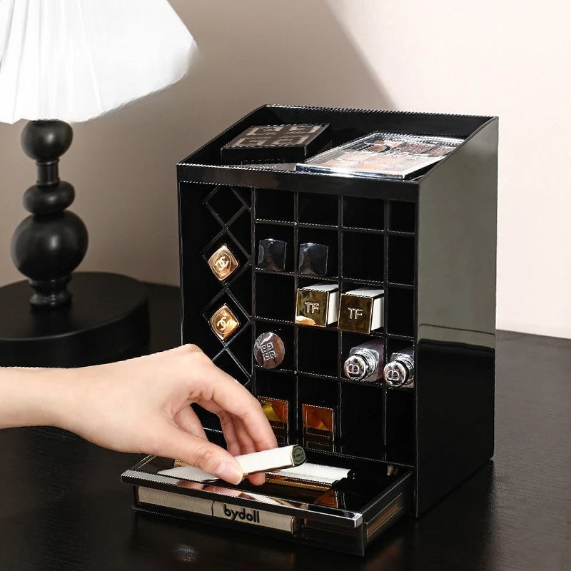 Light luxury lipstick storage  - Luxury High End Skincare recensie en prijs